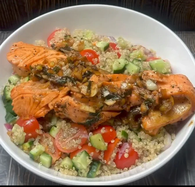 Baked Salmon with Quinoa & Steamed Broccoli