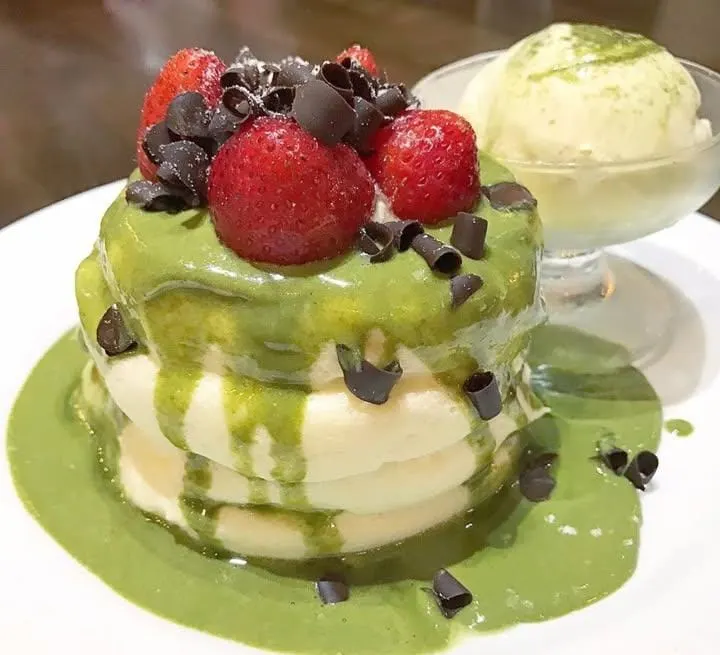 Matcha Green Tea Soufflé Pancakes