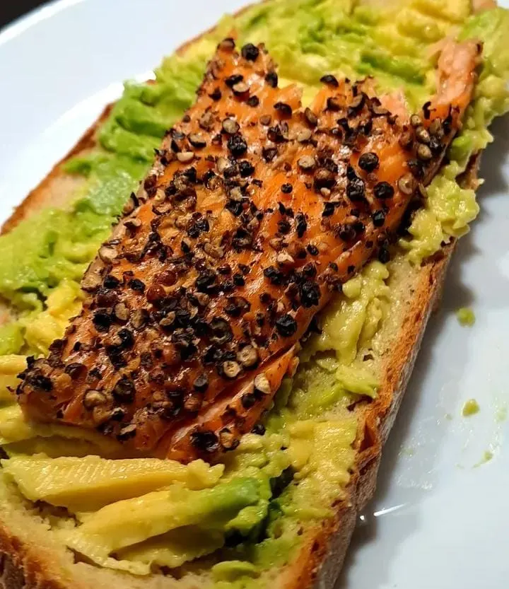 Smoked Salmon & Cream Cheese Toast