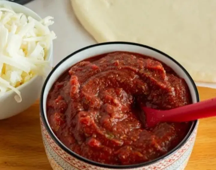 Prepare Homemade Pizza Sauce