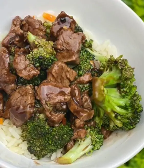 Garlic-Ginger Beef and Broccoli with Oyster Glaze