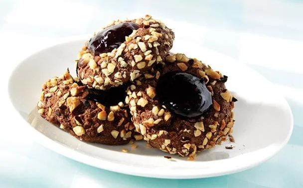 Prepare Hazelnut Chocolate Cookies