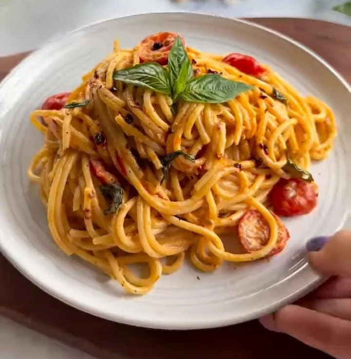 Sun-Dried Tomato & Basil Alfredo