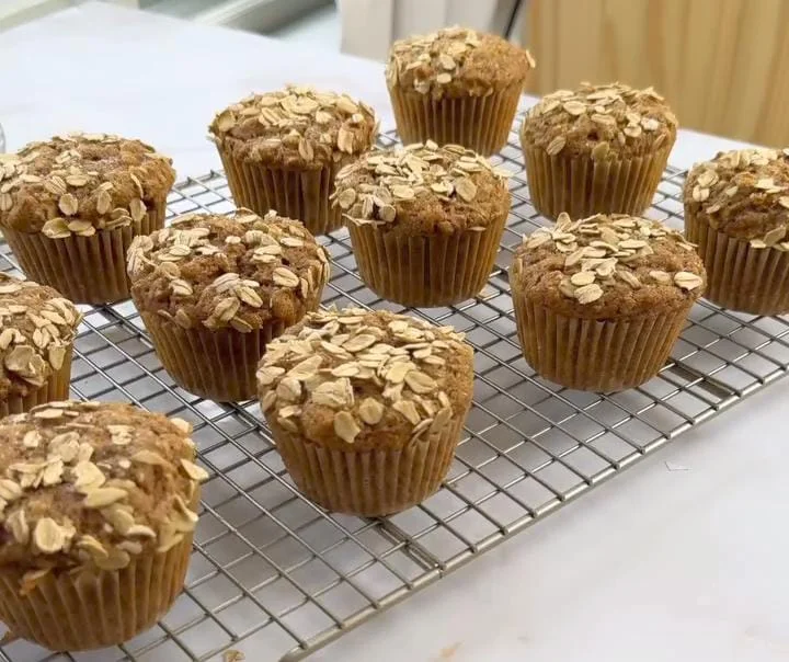 Cinnamon Apple Oat Muffins