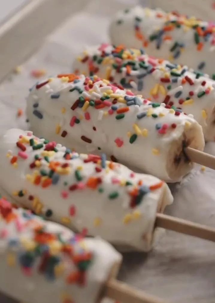 Frozen Banana Cinnamon Yogurt Pops
