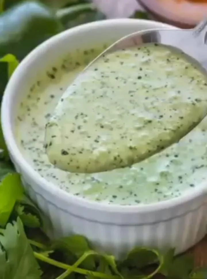 Chuy's Creamy Jalapeño Sauce