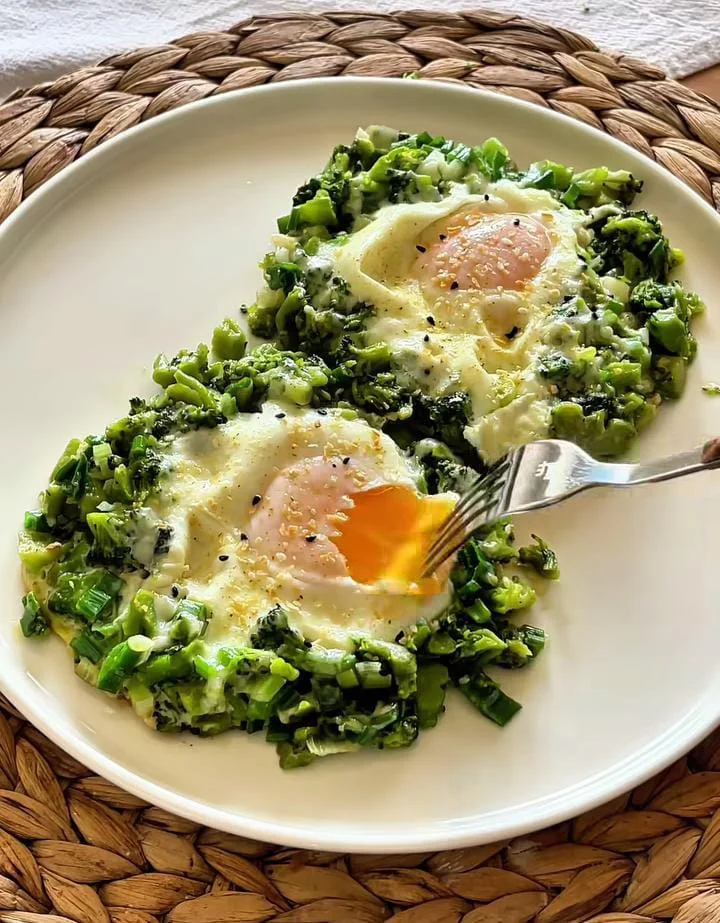  Broccoli Egg Scramble