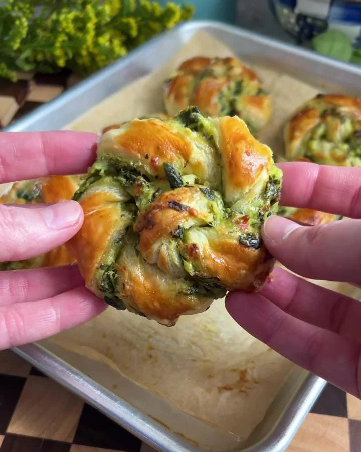 Cheesy Spinach Breakfast Muffins