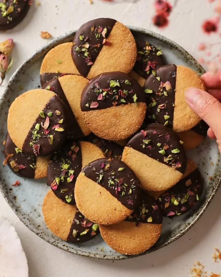 Chocolate Chip Almond Flour Cookies