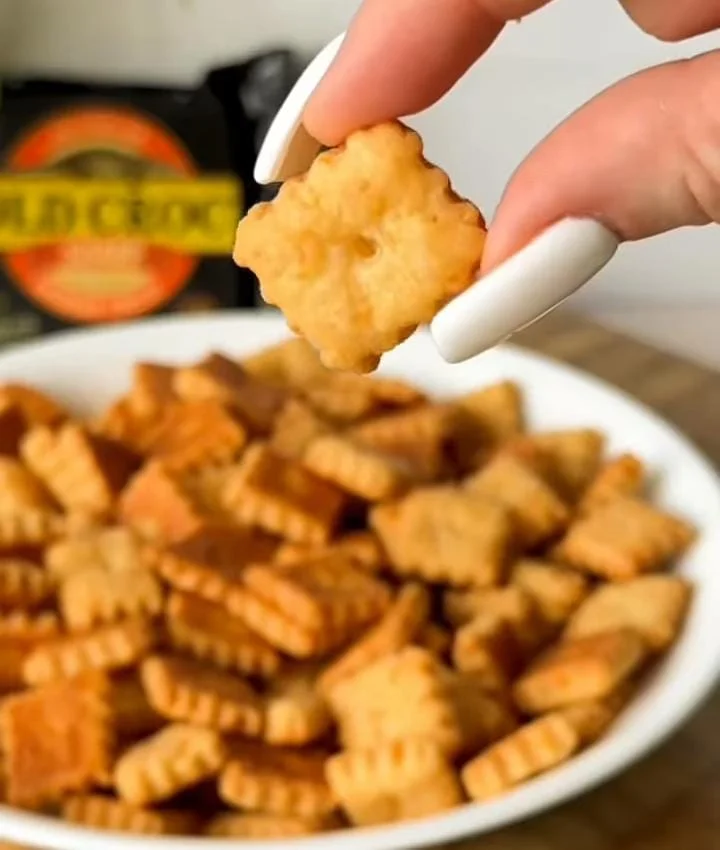 Cheddar and Whole-Grain Crackers