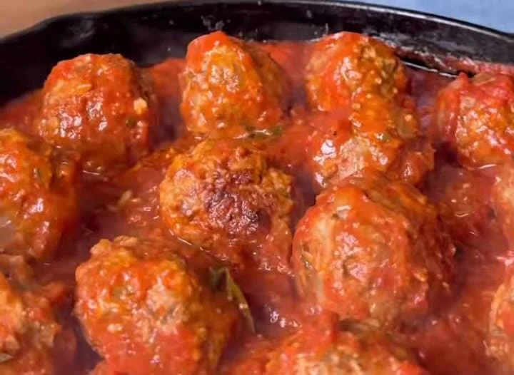 Italian Turkey Meatballs in Tomato Sauce