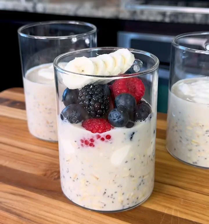 Berry and Chia Seed Overnight Oats