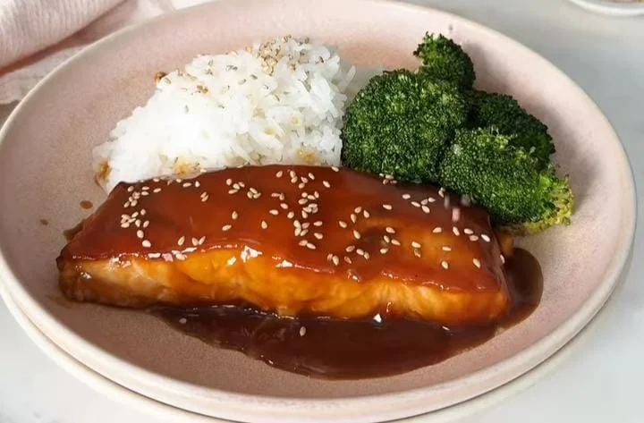 Honey Garlic Glazed Salmon