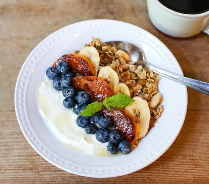 Mediterranean Oat Bowl with Fruit