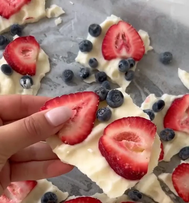Protein Frozen Yogurt Bark