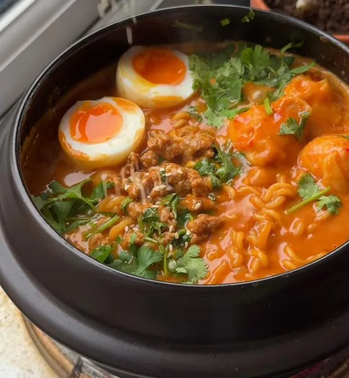 Creamy Spinach and Chicken Egg Noodles