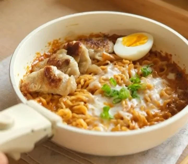 Baked Cheesy Egg Noodles