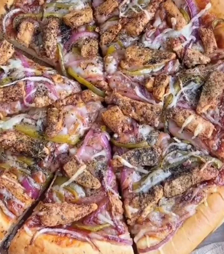 BBQ Chicken and Red Onion Pizza Topping