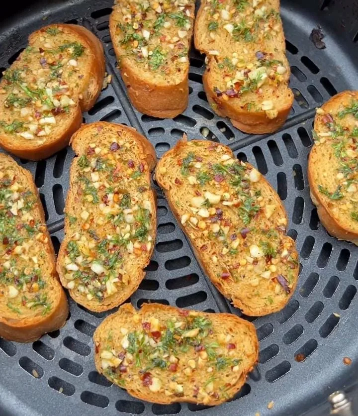 Keto Garlic Herb Bread