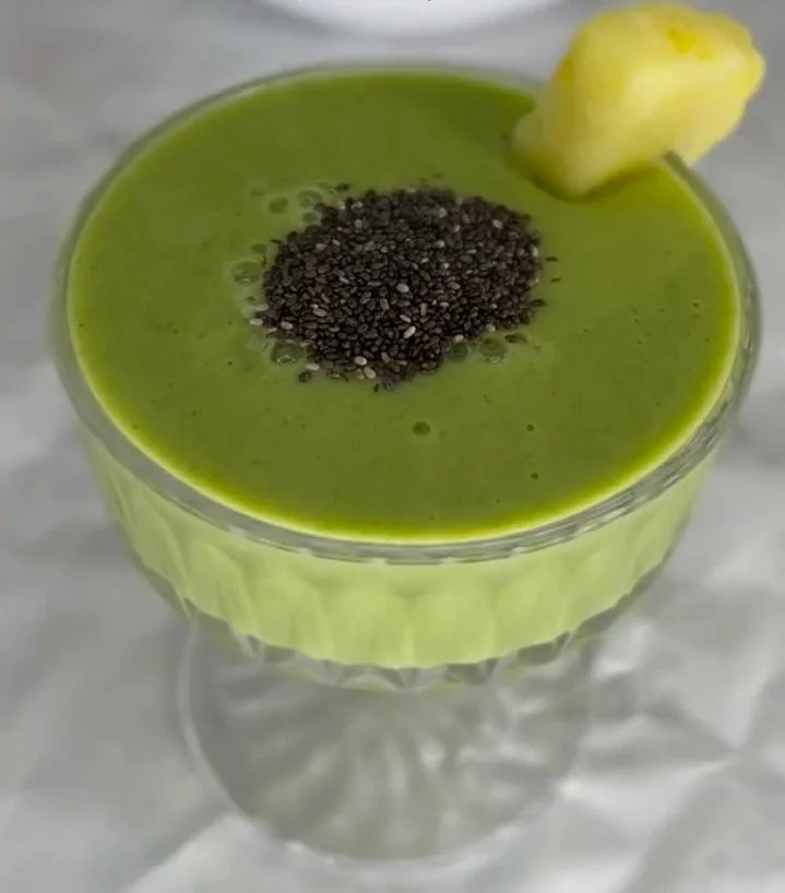 Pineapple Spinach Glow Smoothie