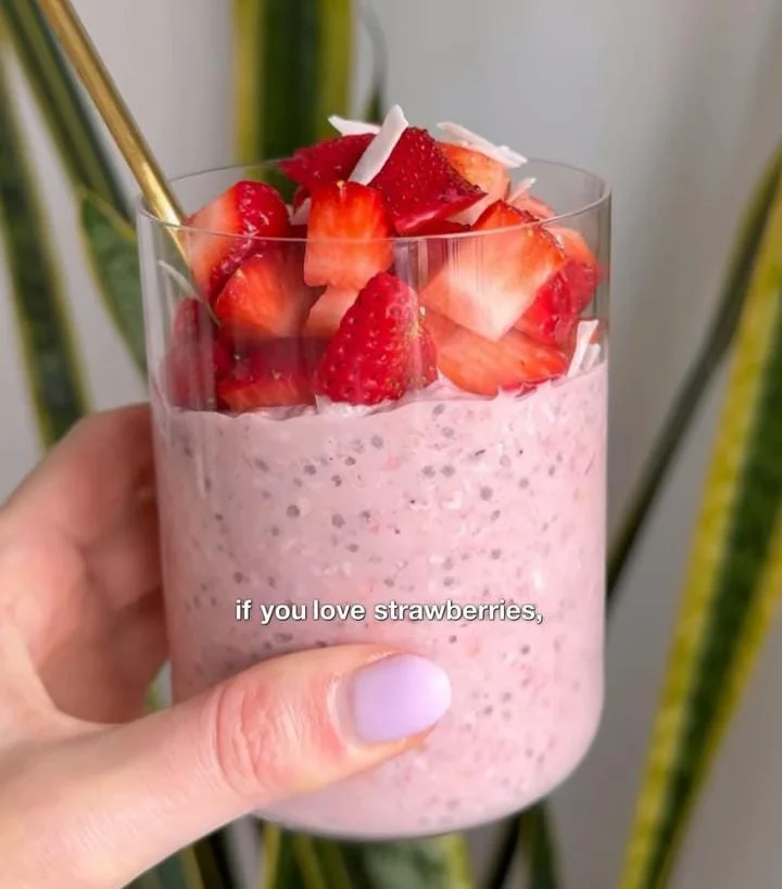 Strawberry Oat Breakfast Smoothie