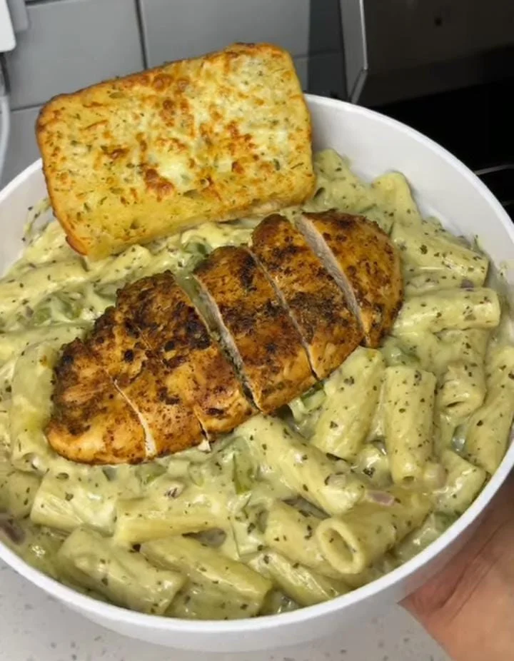 Broccoli Pesto Chicken Pasta