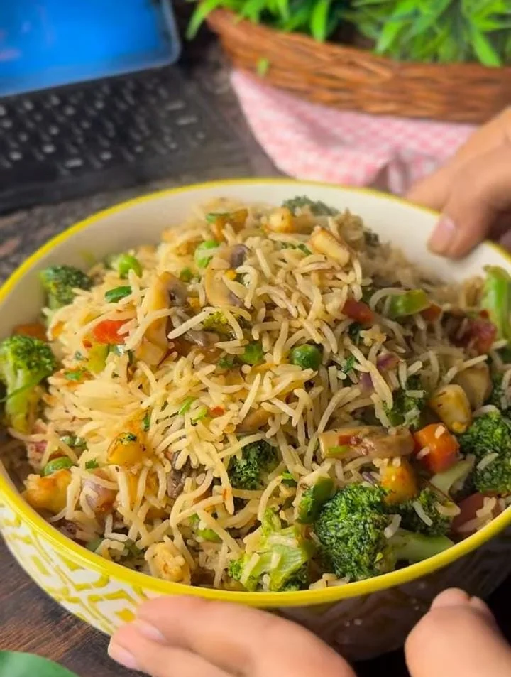 Veggie-Loaded Garlic Rice