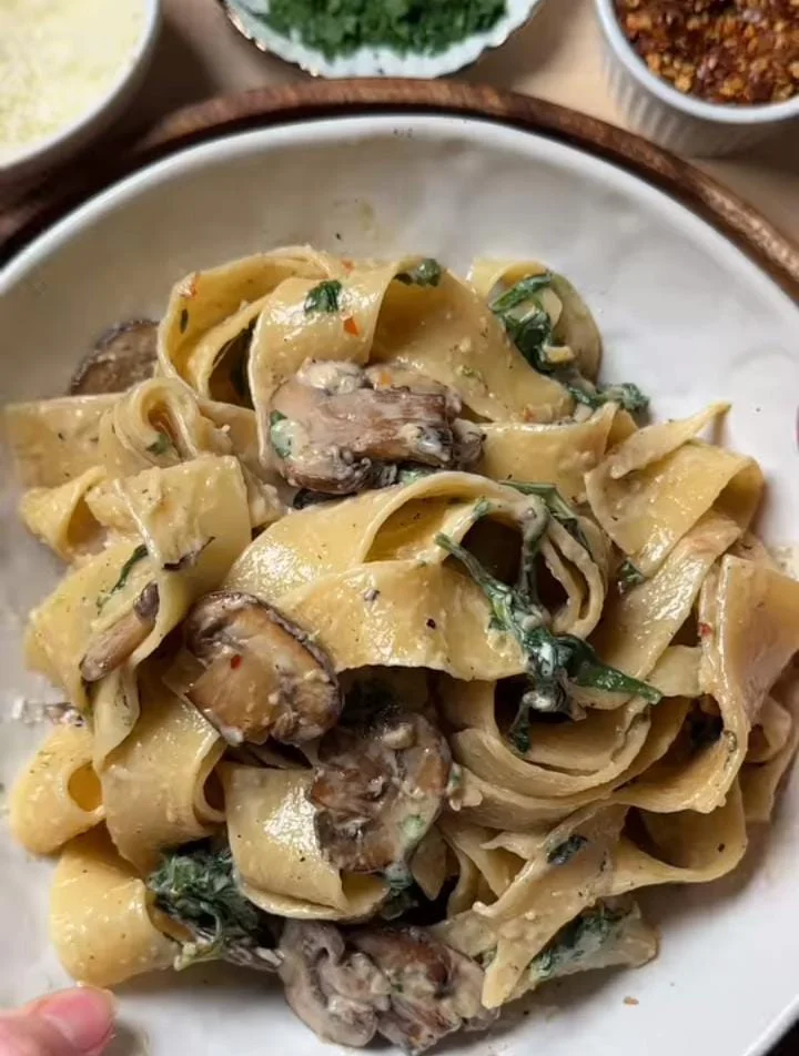 Creamy Spinach & Mushroom Pasta