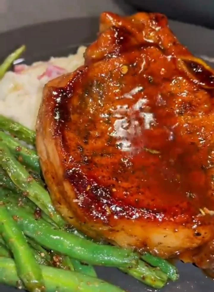 Balsamic Garlic Pork Chops