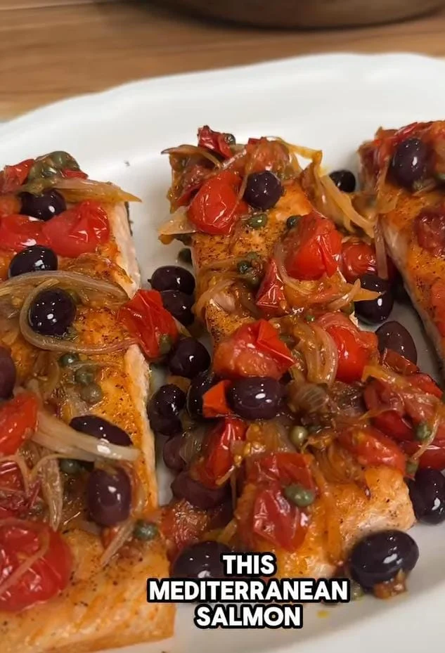 Mediterranean Salmon with Tomatoes and Olives