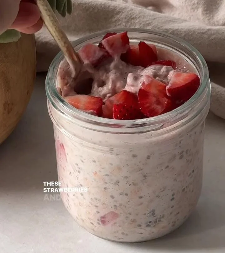 Strawberry Shortcake Overnight Oats