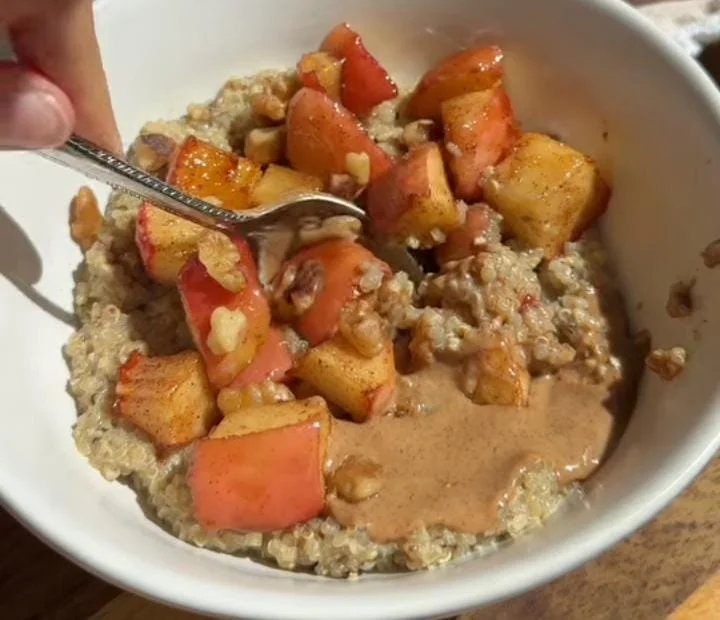  Cinnamon Apple Quinoa Breakfast Bowl