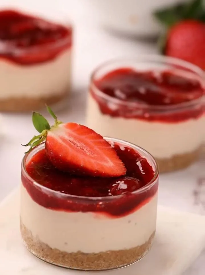 No-Bake Strawberry Cheesecake Cups