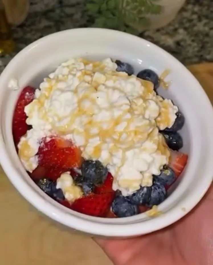 Cottage Cheese & Fruit Bowl