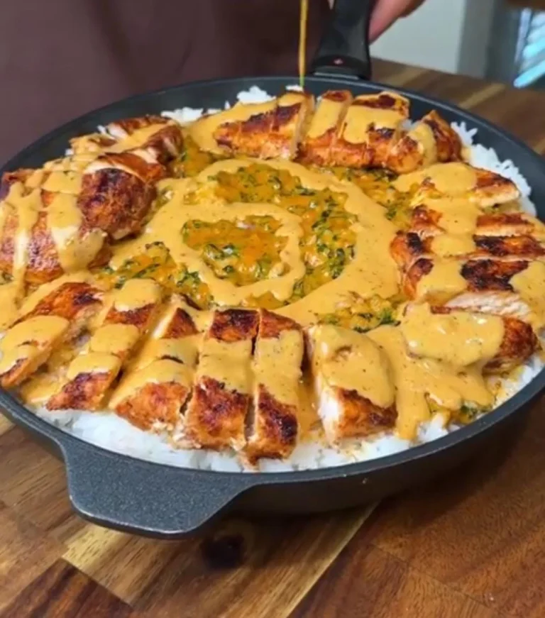 Creamy Garlic Chicken and Rice Skillet