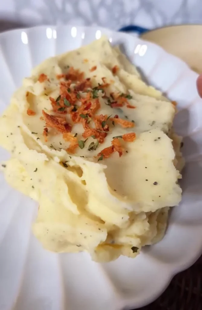 Creamy Garlic Mashed Baby Potatoes