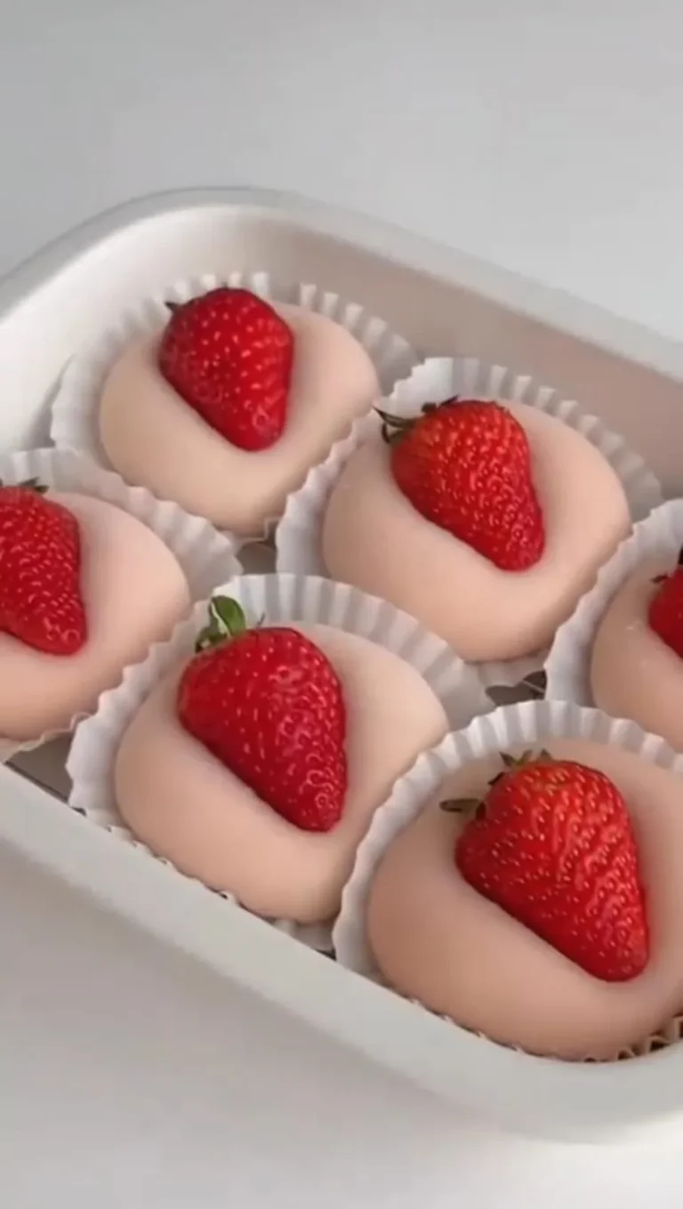 Strawberry Cheesecake Mochi