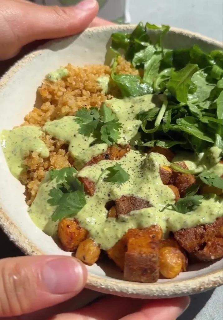 Quinoa Chickpea Power Bowl | Lunch Prep Ideas