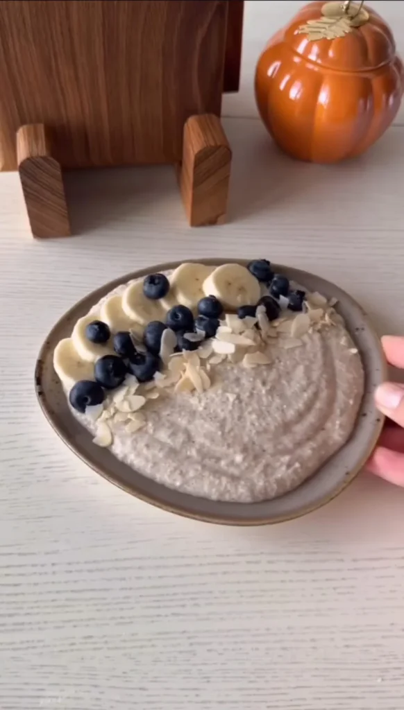 Peanut Butter & Banana Quinoa Bowl