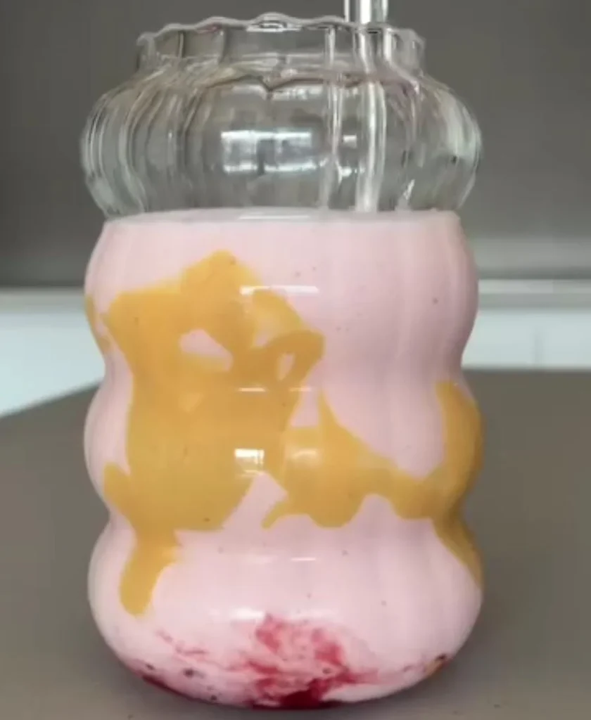 Strawberry Peanut Butter Smoothie