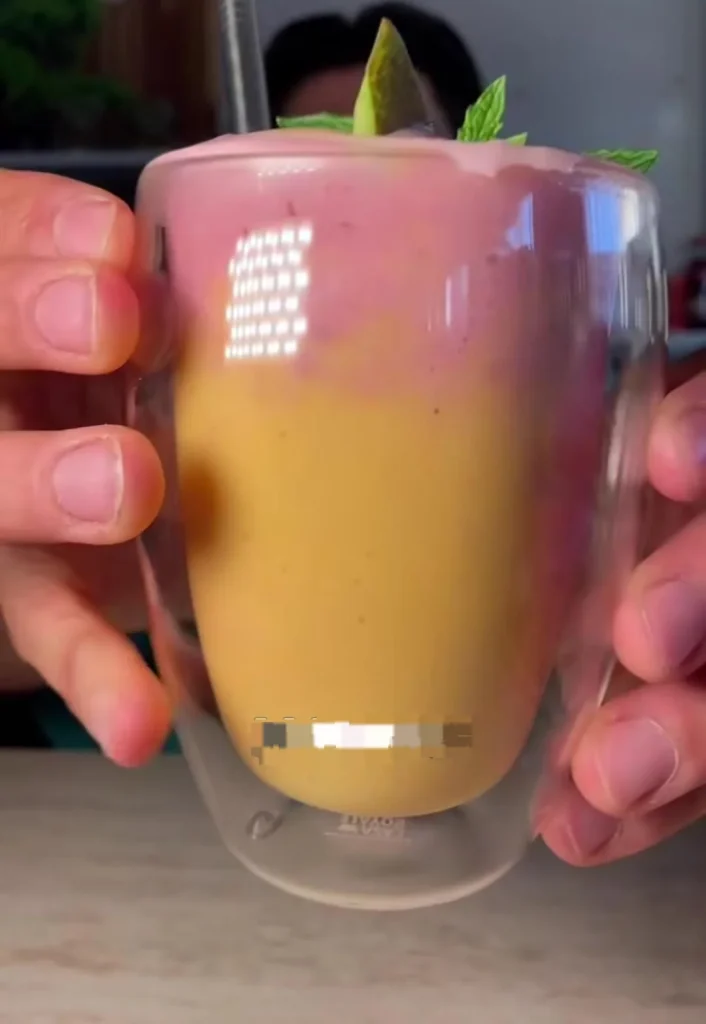 Mango Berry Smoothie