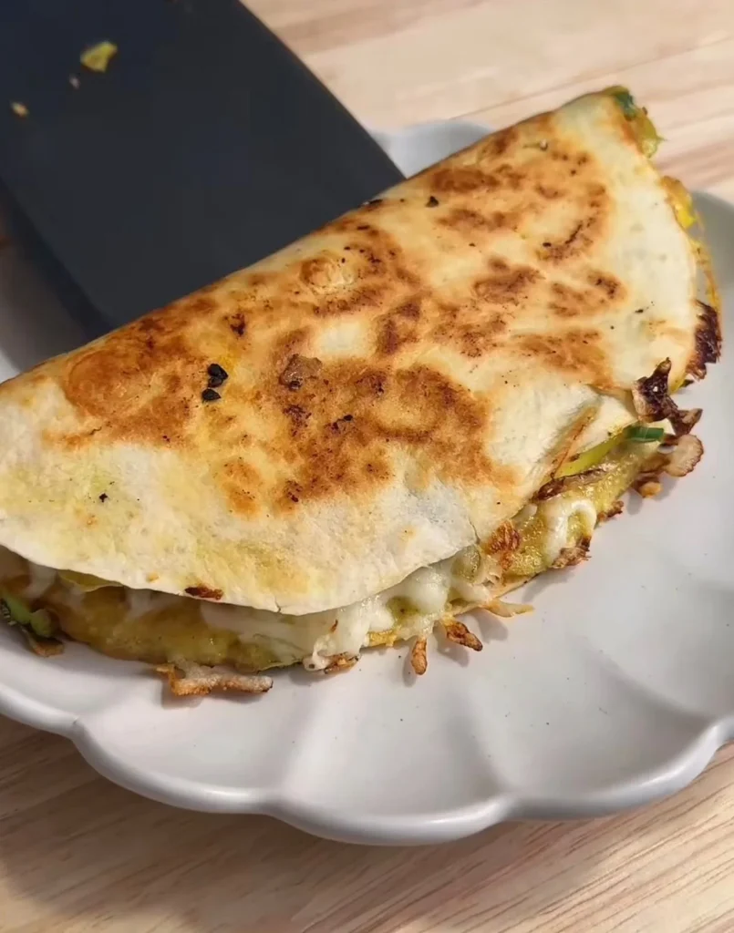 Egg & Spinach Breakfast Wrap (Simple & Powerful Start)