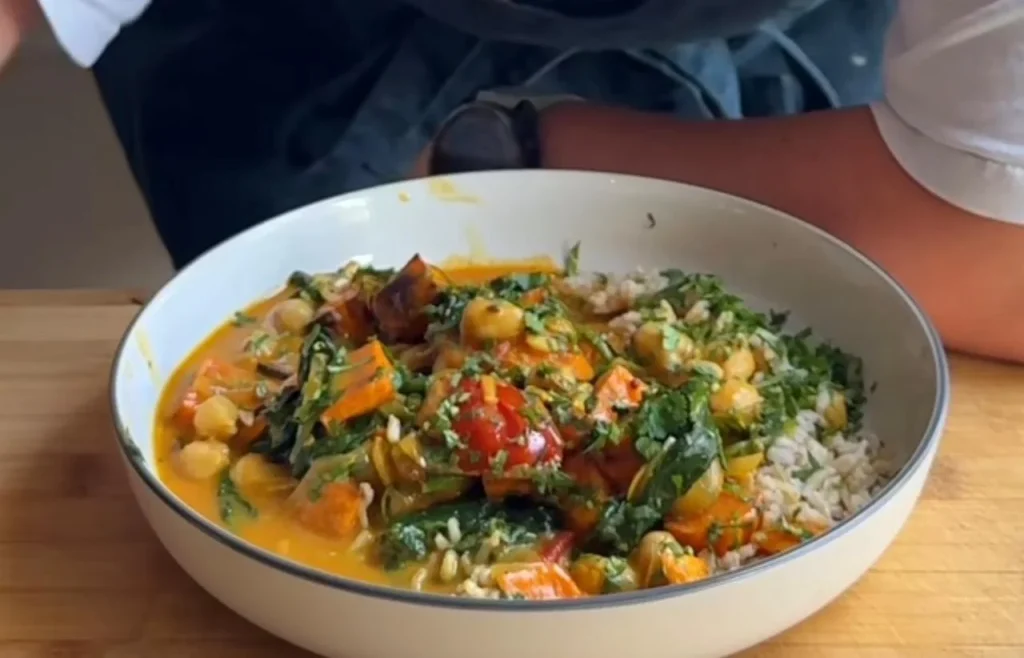 Spinach Chickpea Clean Eating Curry