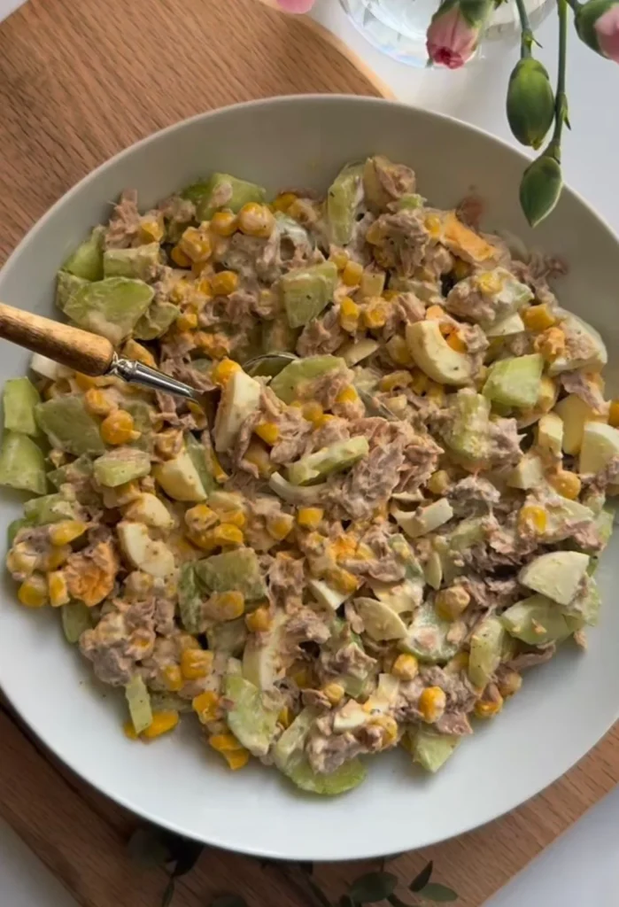 Light & Fresh Tuna Protein Salad