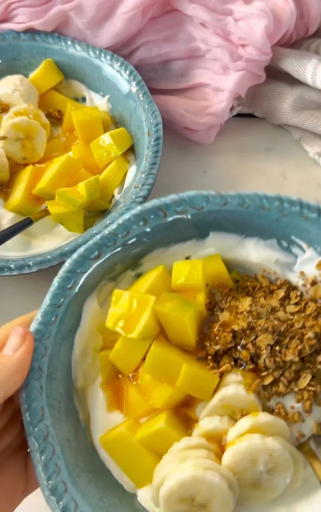 Creamy Yogurt Protein Bowl (Fast & Filling)