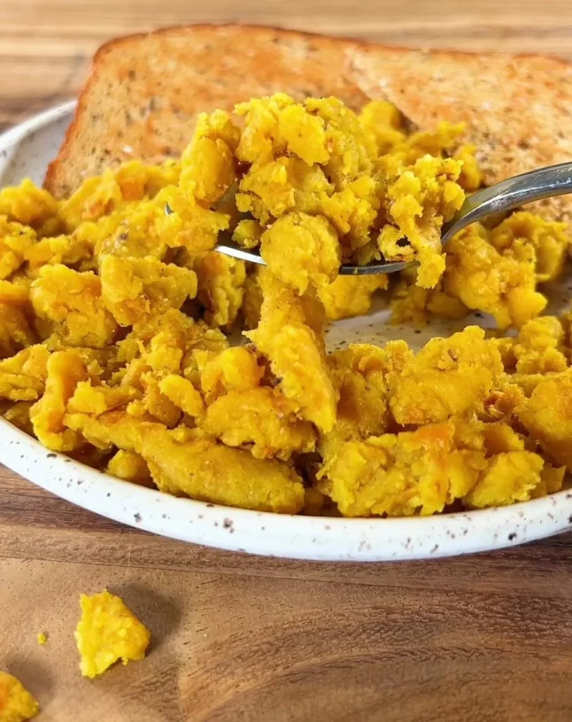  Breakfast Chickpea Scramble