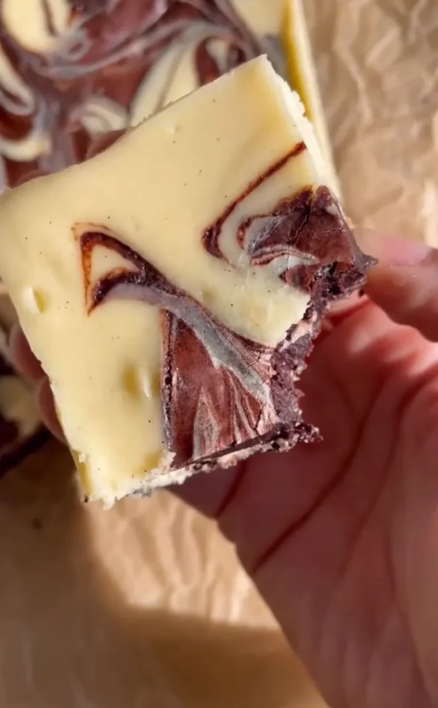 Classic Vanilla Cheesecake Bars