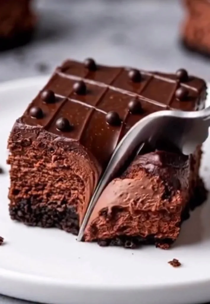  Chocolate Fudge Cheesecake Bars