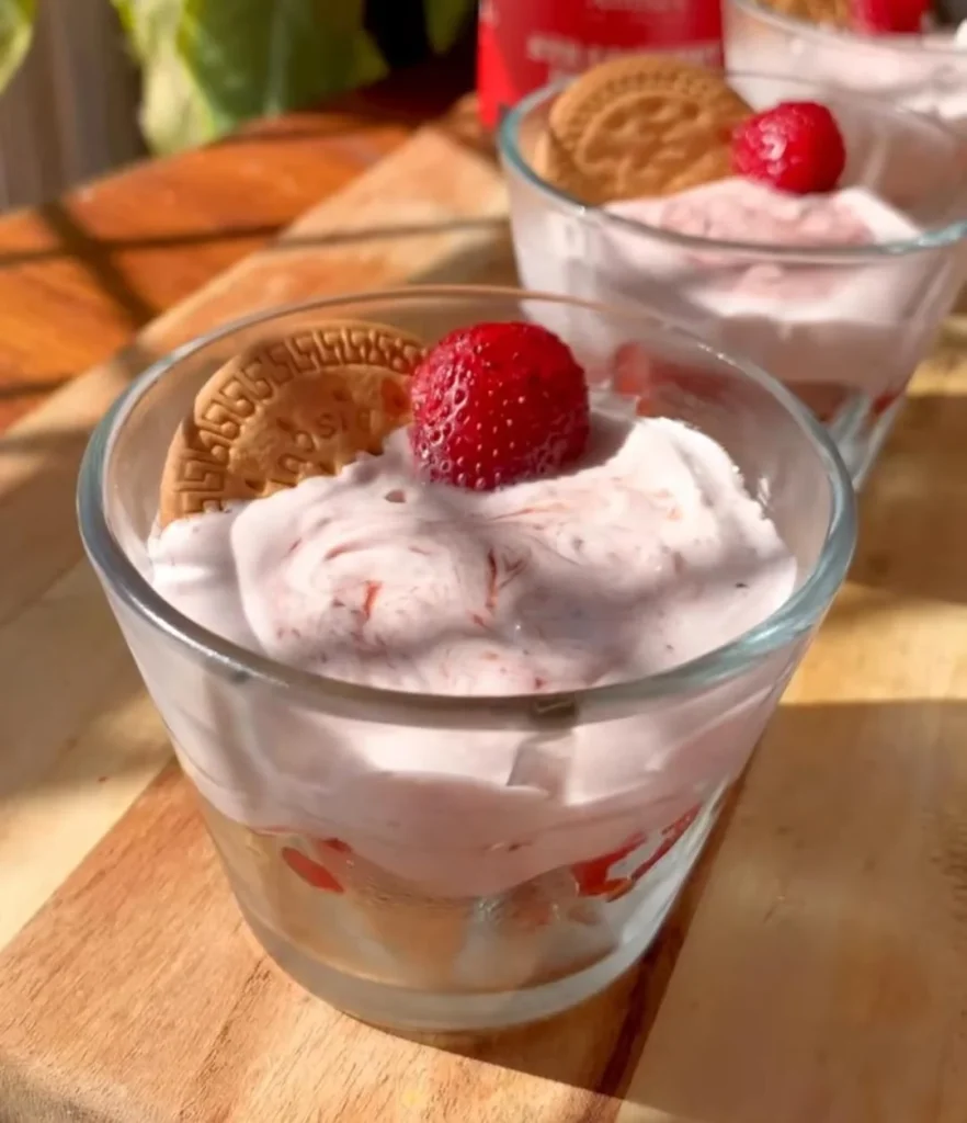 Strawberry Banana Pudding Cups
