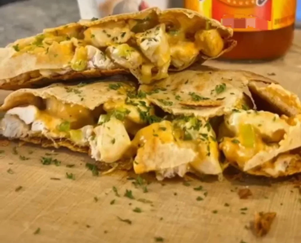 Buffalo Chicken Pita